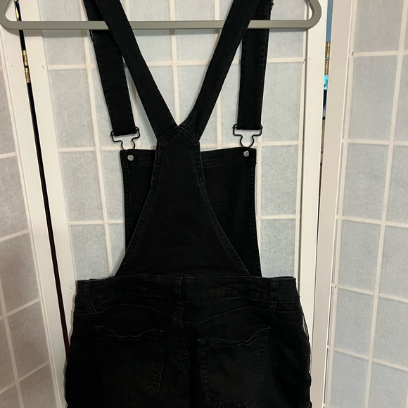 Distressed Overall Shorts - Picture 3 of 3